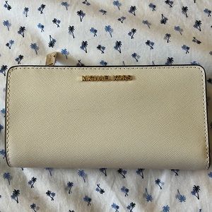 Michael Kors Jet Set Wallet